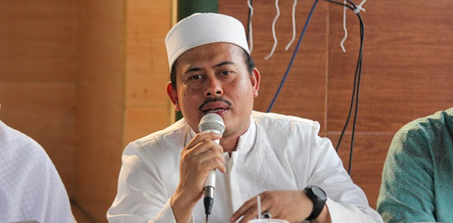 Ustadz+Slamet+Maarif