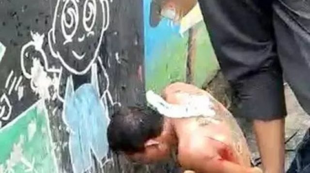viral-maling-di-masjid-ciputat-tertangkap-warga-lalu-disiram-minyak-panas-fedpNatbGN